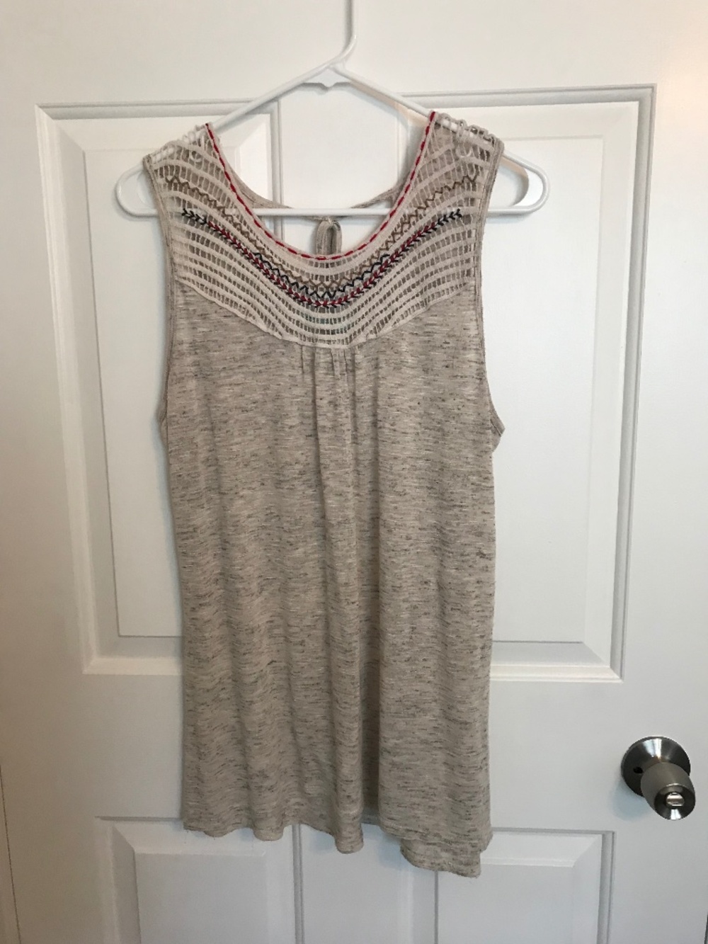 Maurices Boho Crochet Yoke Cut-Out Tie Back Tank Top Size XL Beige Gray Heather